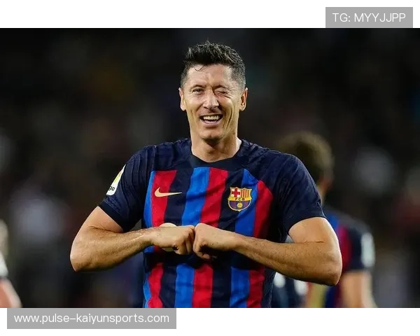 足球球星格兰德是谁 他在世界足坛的影响力与成就解析 足球球星格兰德是谁 他在世界足坛的影响力与成就解析